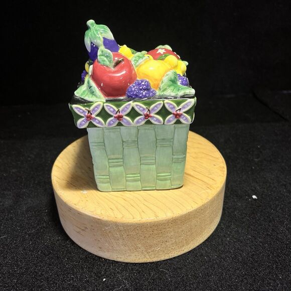 Friendship Garden Ceramic Fruit & Veg Box W Lid – 2002 United Design Trinket Box - Picture 2 of 4